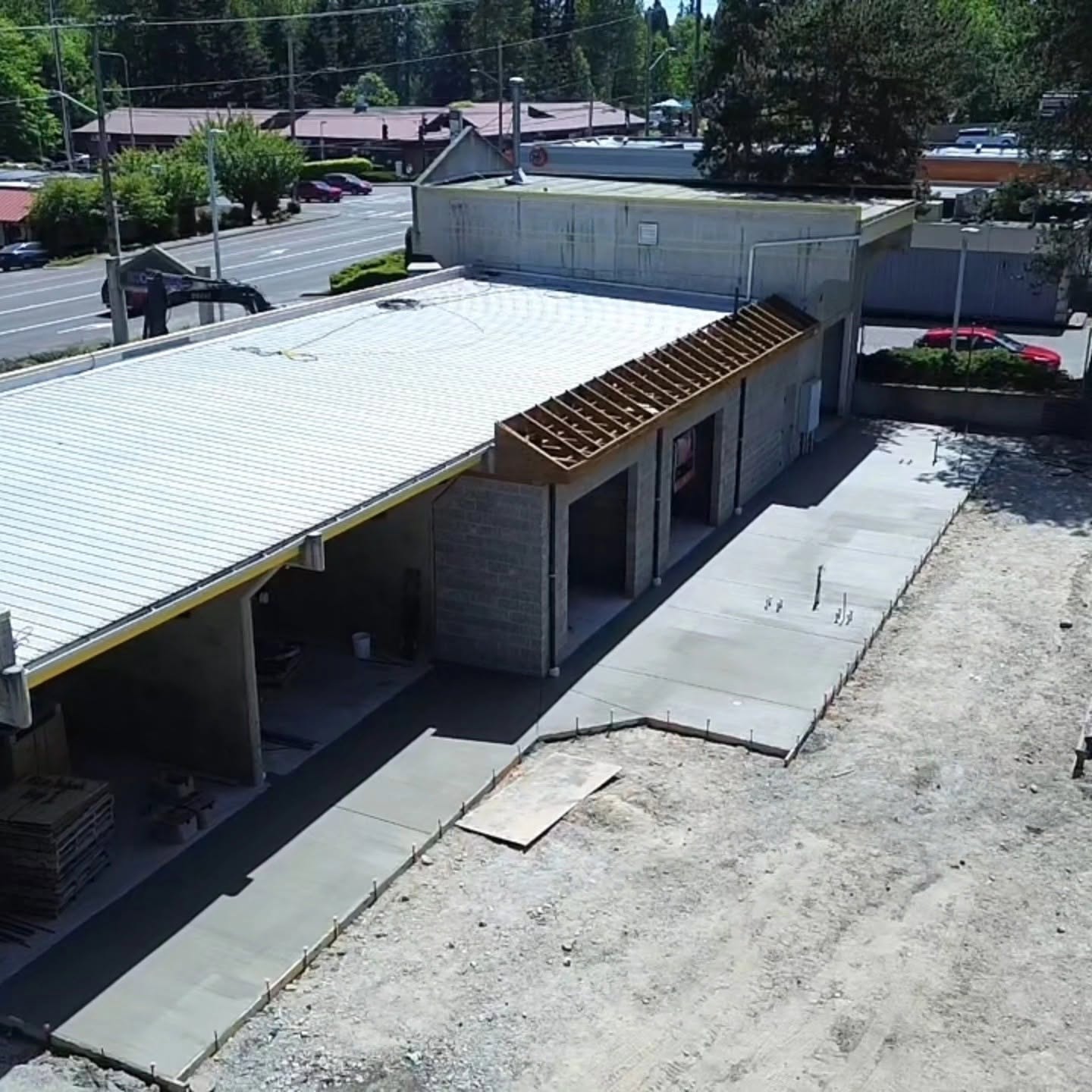 Large residential slab overhead with concrete truck